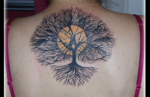 Tatuaje arbol vida sol www.13depicas.com