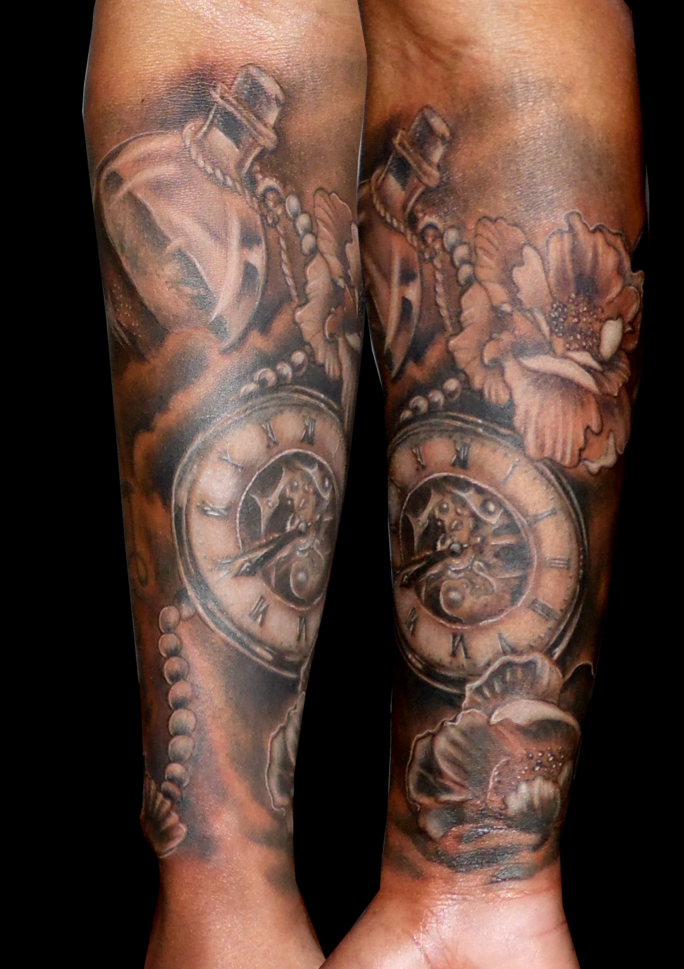 tattoo reloj flores botella de arena antebrazo negro blanco gris sombras 13depicas galería imágenes tattoo
