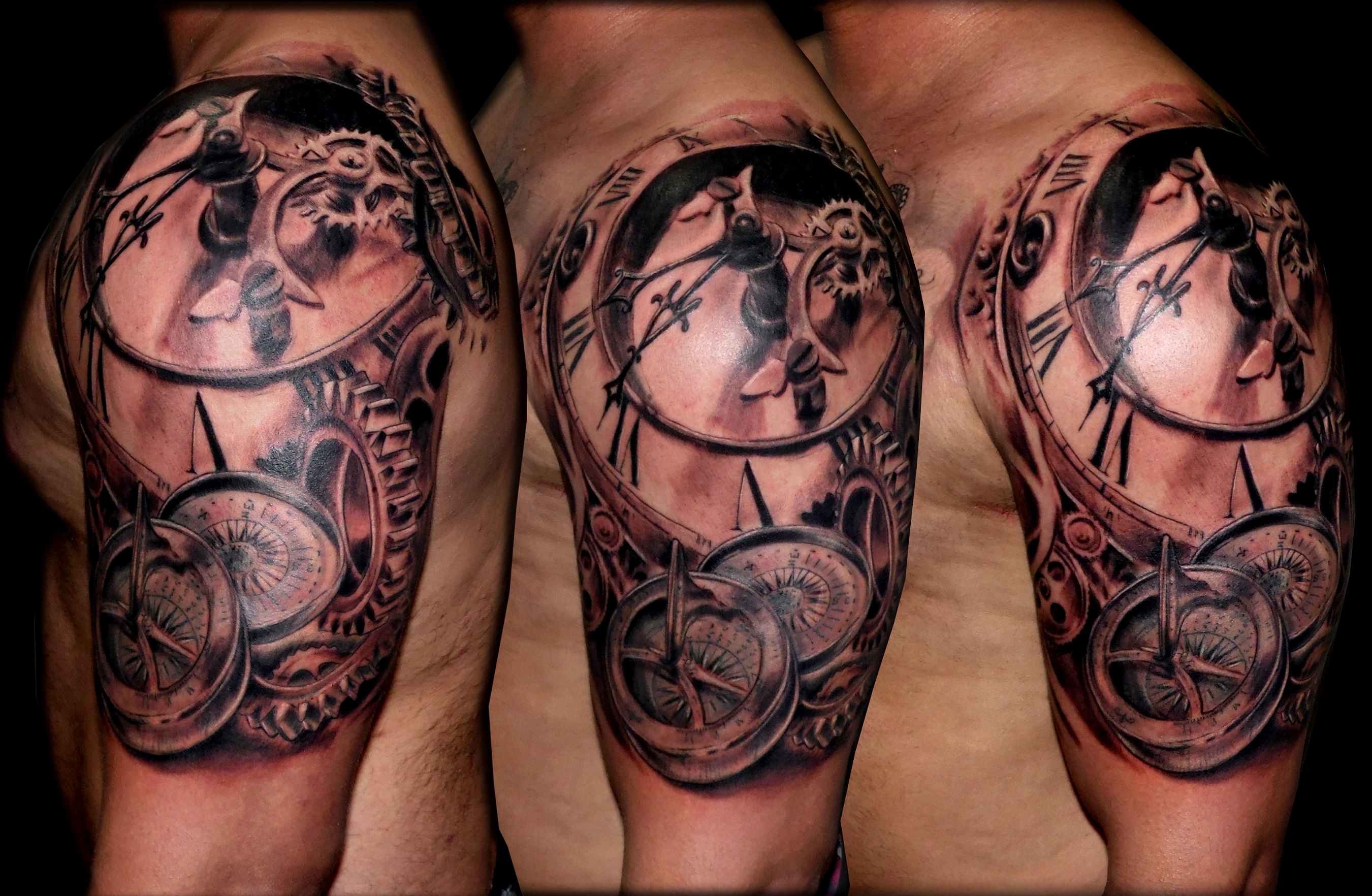 reloj primer plano tattoo tatuaje realista trecedepicas 13depicas hombro brazo blanco negro engranajes brujula