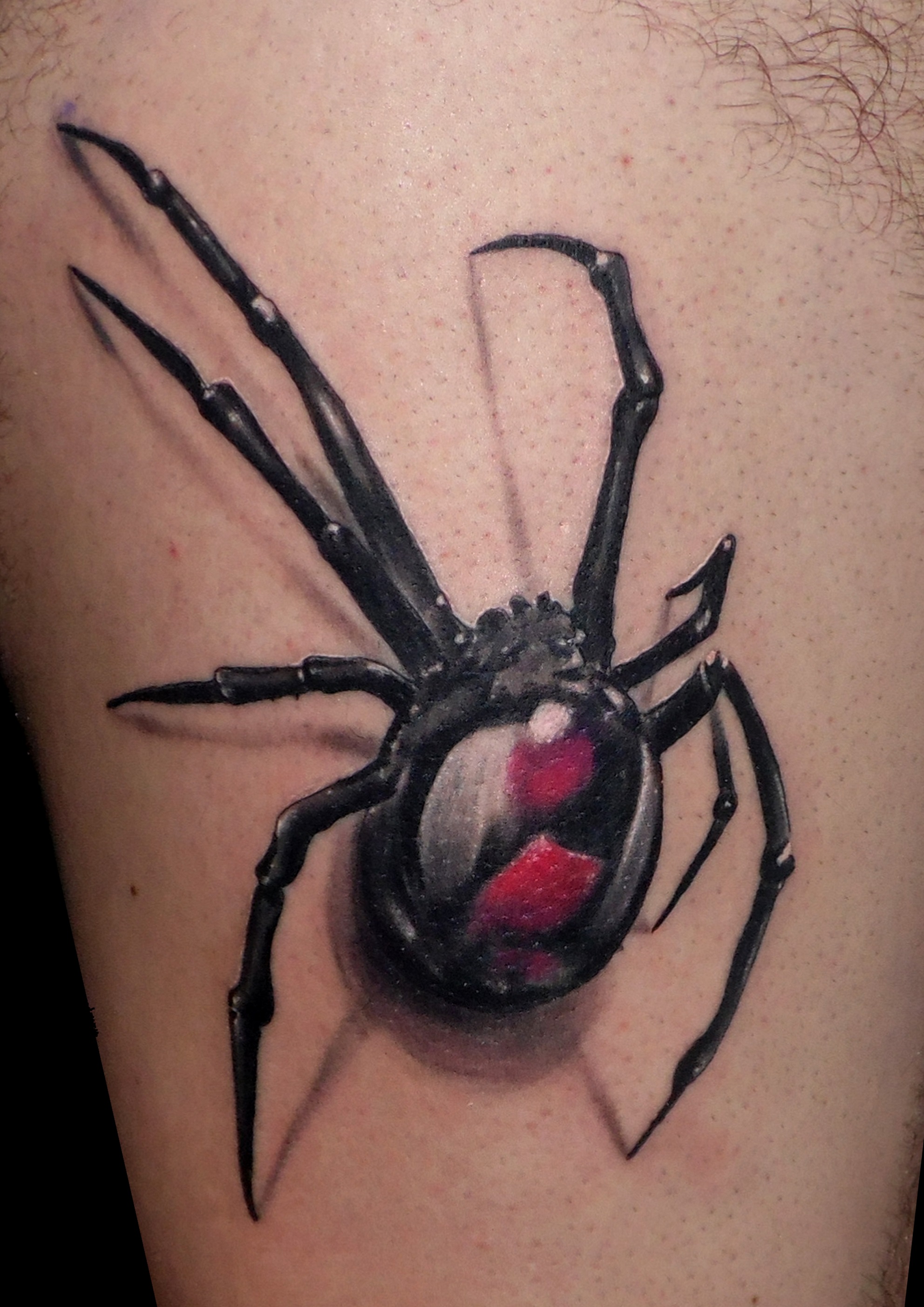 araña realista tattoo tatuajes jaca viuda negra spider color muslo huesca 13depicas trecedepicas