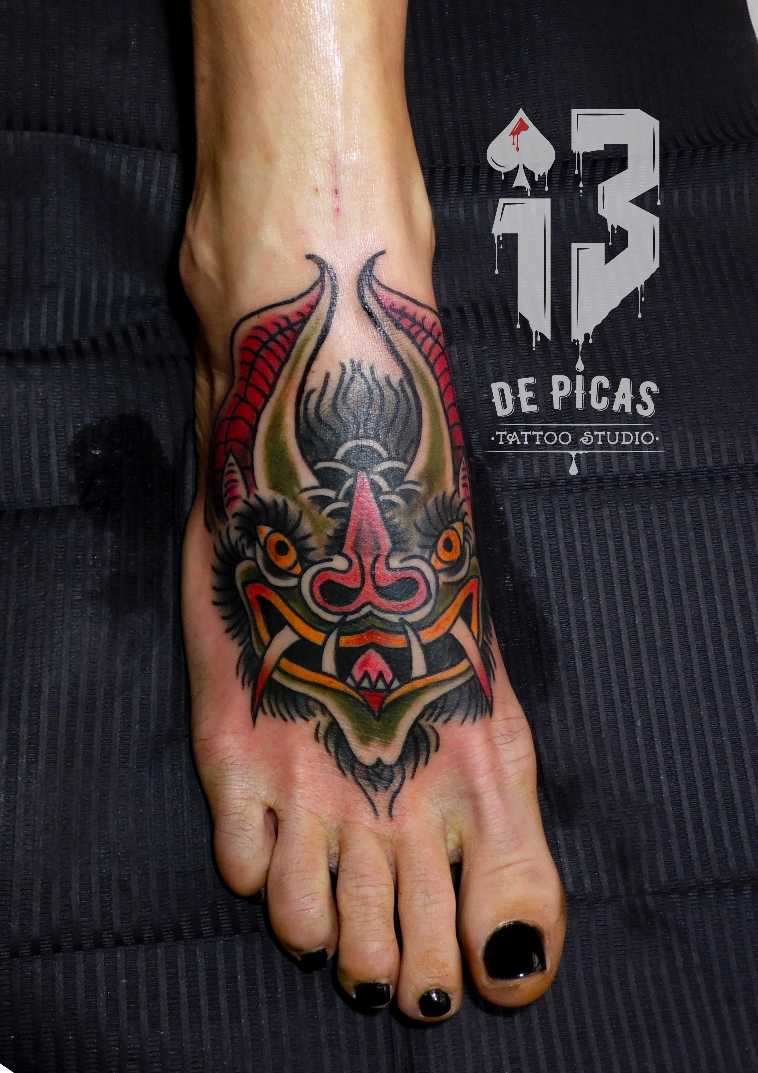 tatuaje tattoo tradicional ols school murcielago pie color 13depicas jaca huesca